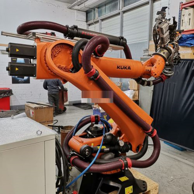 KUKA KR 360 R2830 F CNGBS 손가락 잡기 및 로봇 드레스 팩과 함께