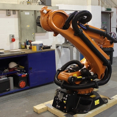 KUKA 로봇 KR 120 R3200 PA 120KG 유료물량 및 3195MM의 팔레팅 로봇