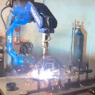 6 축 용접 로봇 팔 Yaskawa AR2010 자동 용접 로봇을 위한 CNGBS 로봇 옷과 함께