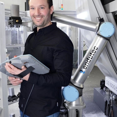 협동 로봇 팔 UR 10e Of 6 Aixs Cobot 10KG 유료 부하와 로봇 커버 용접