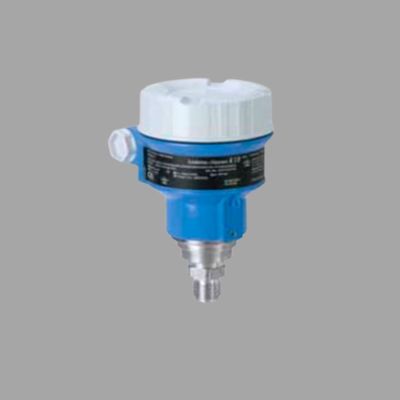 Endress+Hauser ProlineProwirl D200 와류 유량계와 Cerabar PMC51B 압력 트랜스미터가 장착된 감압 및 온도 스테이션