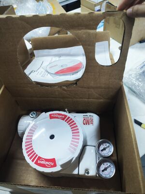 중국 제어 밸브 흐름 서비스 로직스 3200 시리즈 3200MD-28-D6-E-04-40-0G-00 ASCO 342A SST 공기 조절기와 함께 밸브 포시셔너