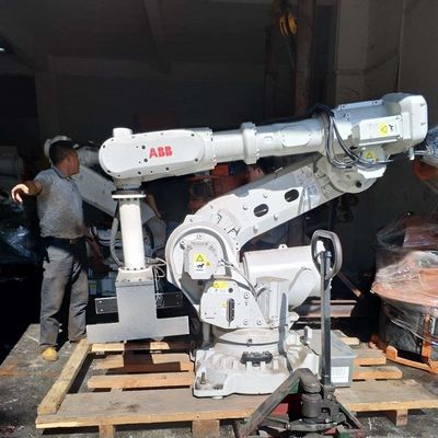 CNC 로봇 팔과 산업용 로봇 IRB 2600-20/1.65와 아크 용접기를 위한 용접 토치