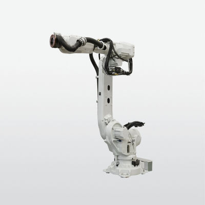 스폿 용접을 위한 용접기로서의 로봇 팔과 IRB6700-300/2.7 산업용 로봇